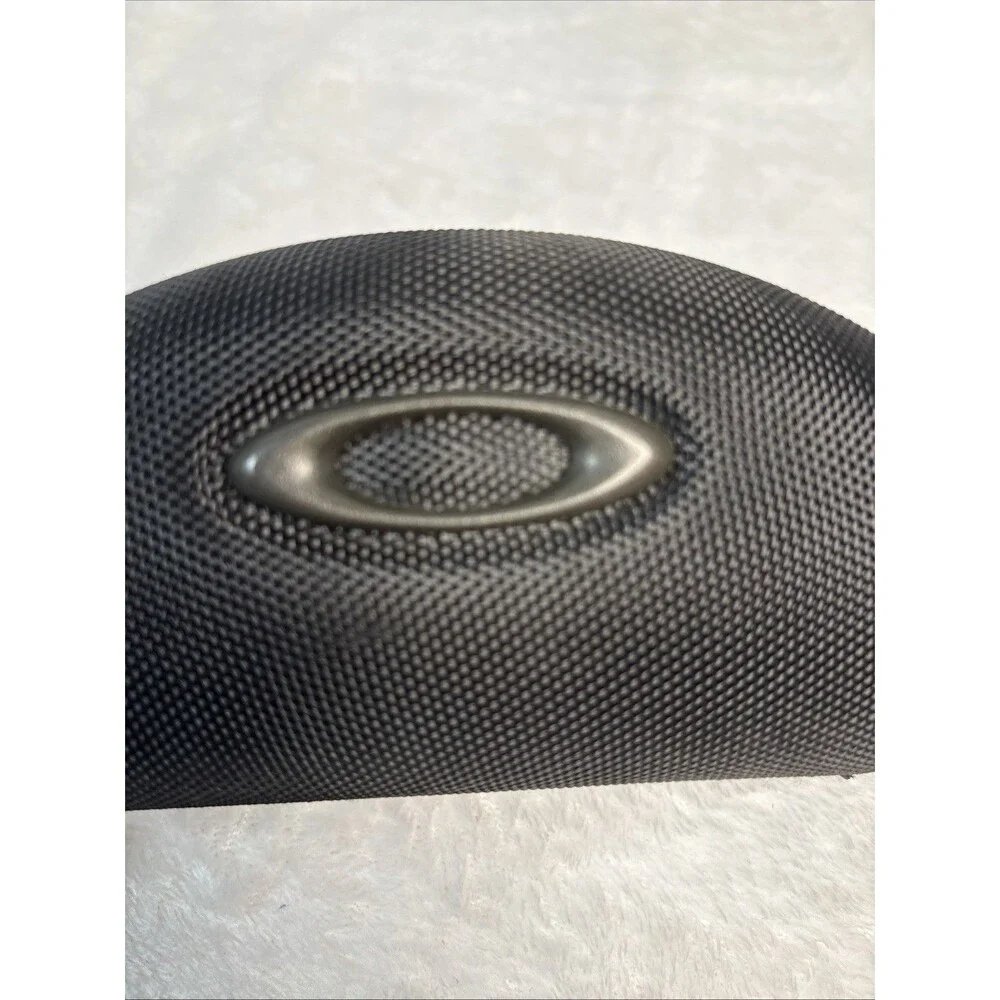 Oakley Hard Sunglasses Case W/Zipper Black w/ Grey Logo Eyewear Protector